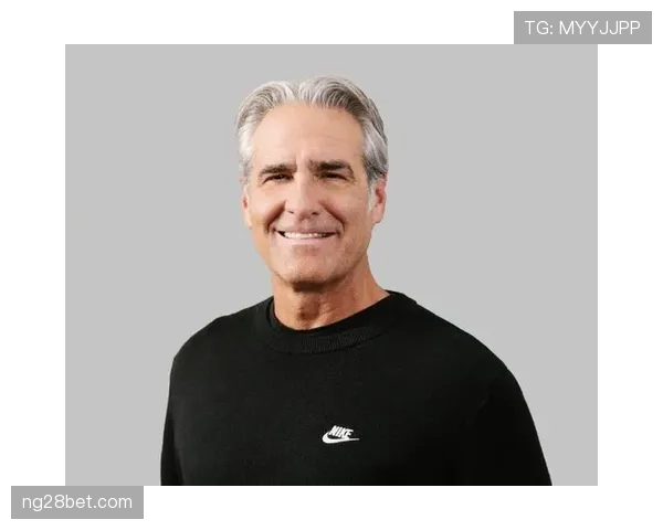 耐克CEO埃利奥特-希尔正式访问巴萨，与加维会面了解康复进展